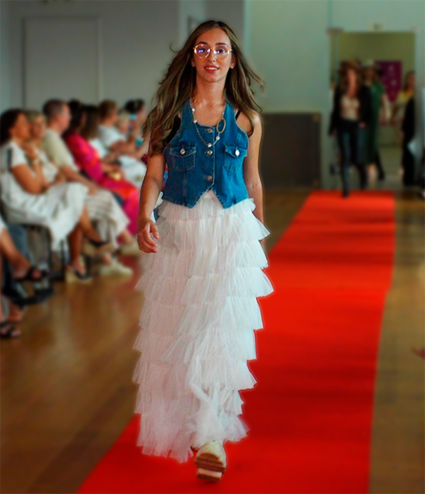 Conjunto - Colete de Ganga e Saia Branca Comprida