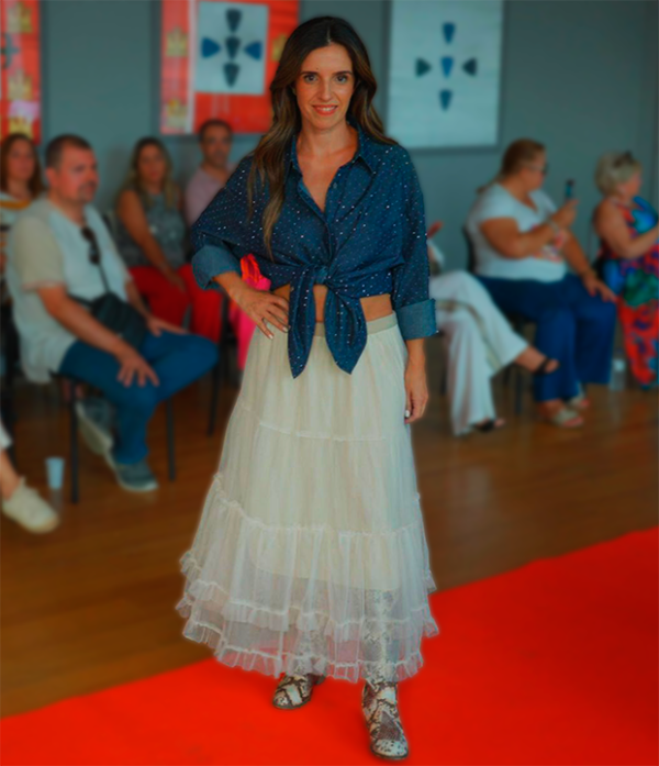 Conjunto - Camisa Polka Dot e Saia Esvoaçante