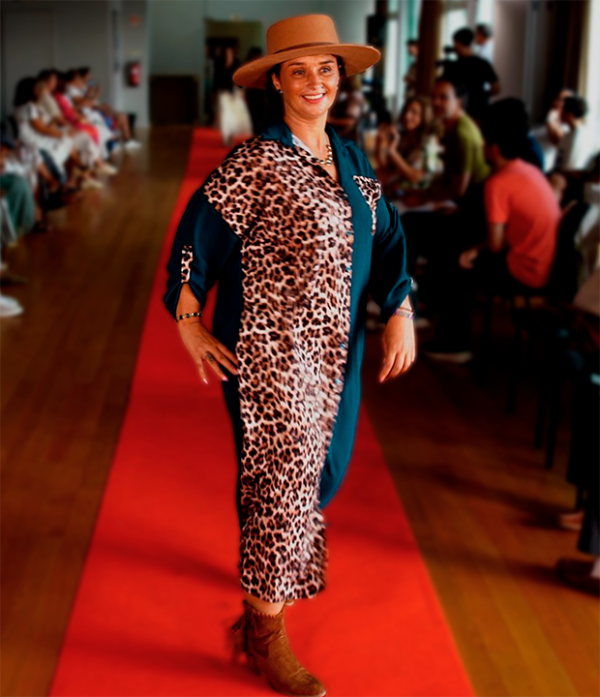 Vestido Camiseiro Bicolor com Padrão Leopardo