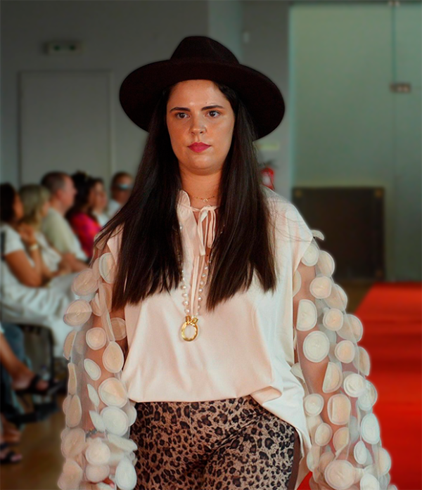 Blusa com Aplicações